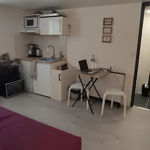les-saules-avignon-studio-centre-ville-gare.fr-provencehotel.com/